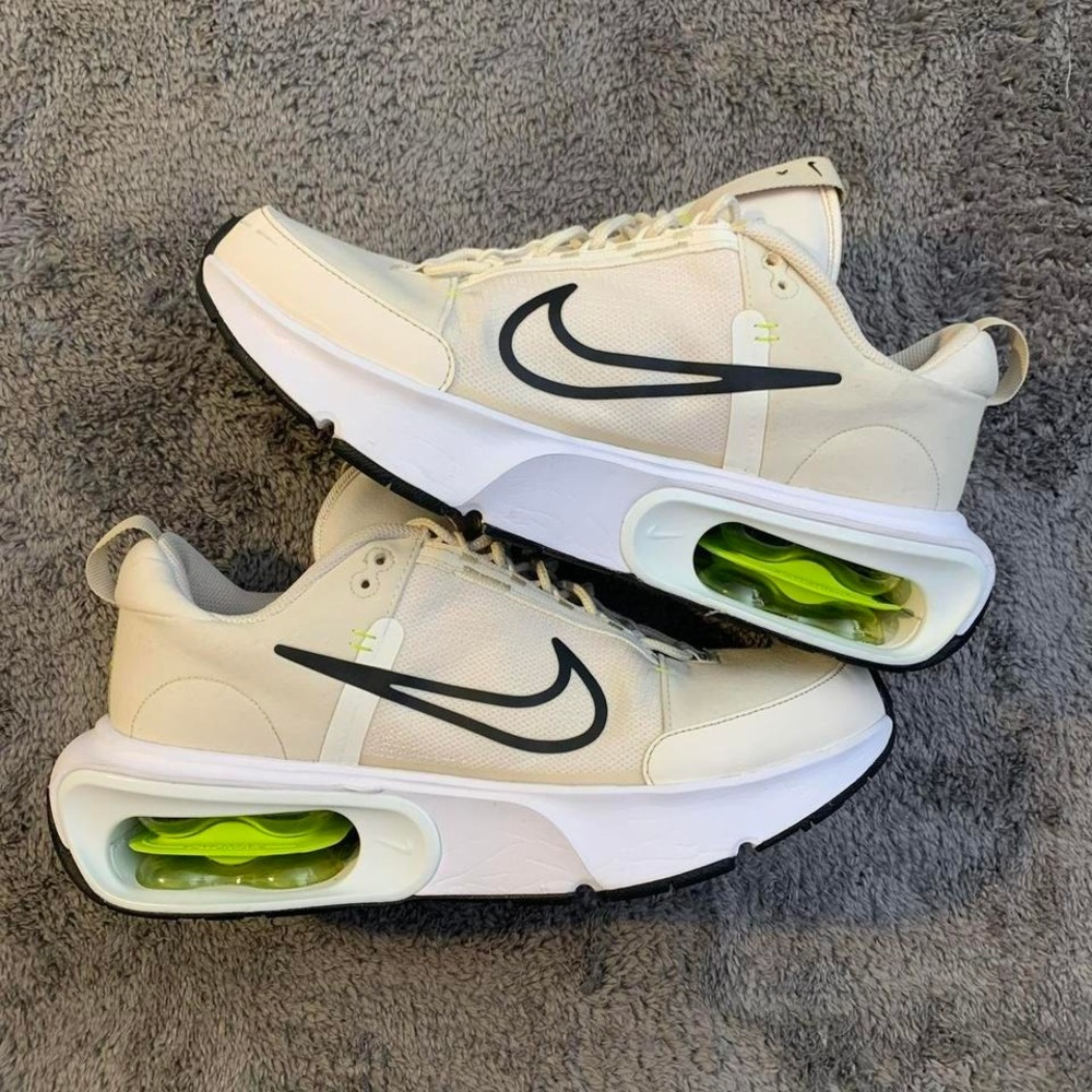 Nike Airmax white and‎ green bulky sneakers Size 12 Women 10.5 Men US